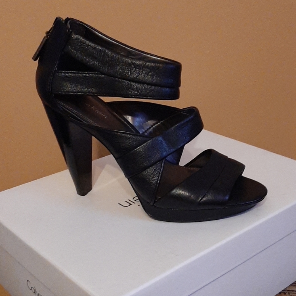 Shoes - Picture 3 of 3